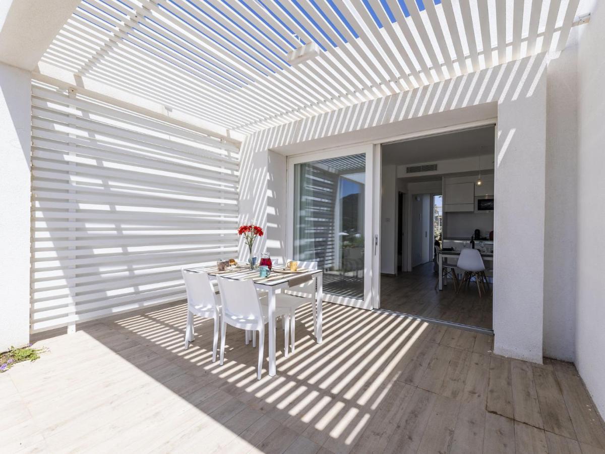 Apartment Capo Falcone Charming Apartment-2 By Interhome Stintino Bagian luar foto