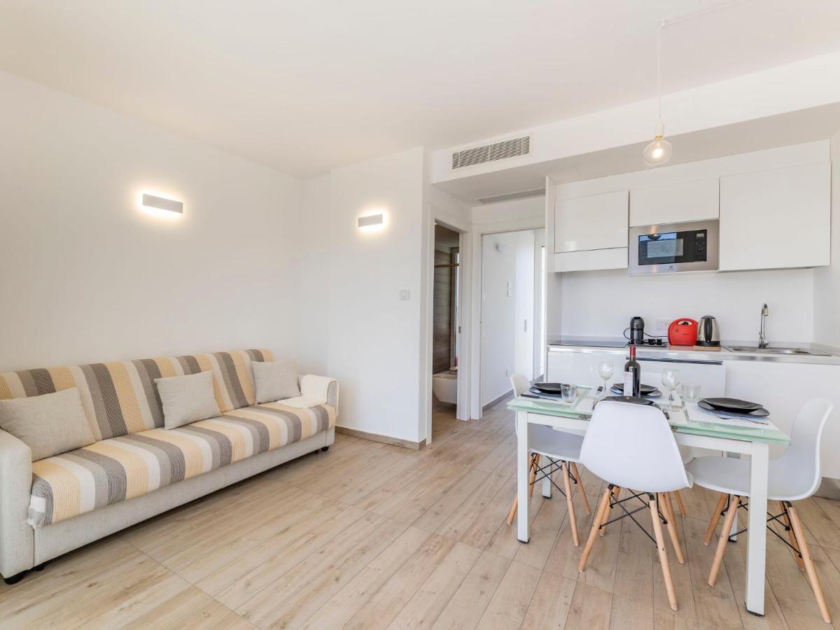 Apartment Capo Falcone Charming Apartment-2 By Interhome Stintino Bagian luar foto